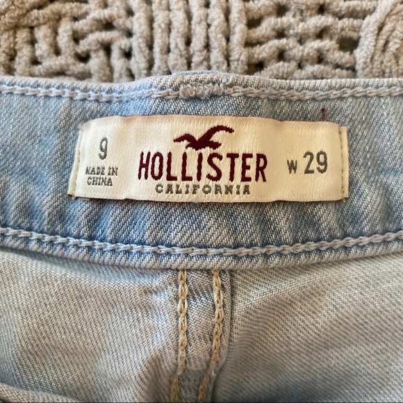 Light Wash High Wash Jeans - Picture 3 of 3